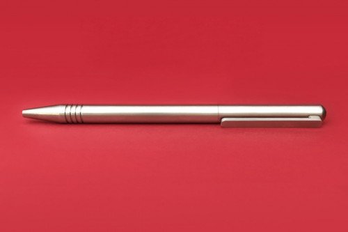 Ручка Krma Evo изготовлена ​​из того же титана 5 класса, используемых внутри двигателей самолета